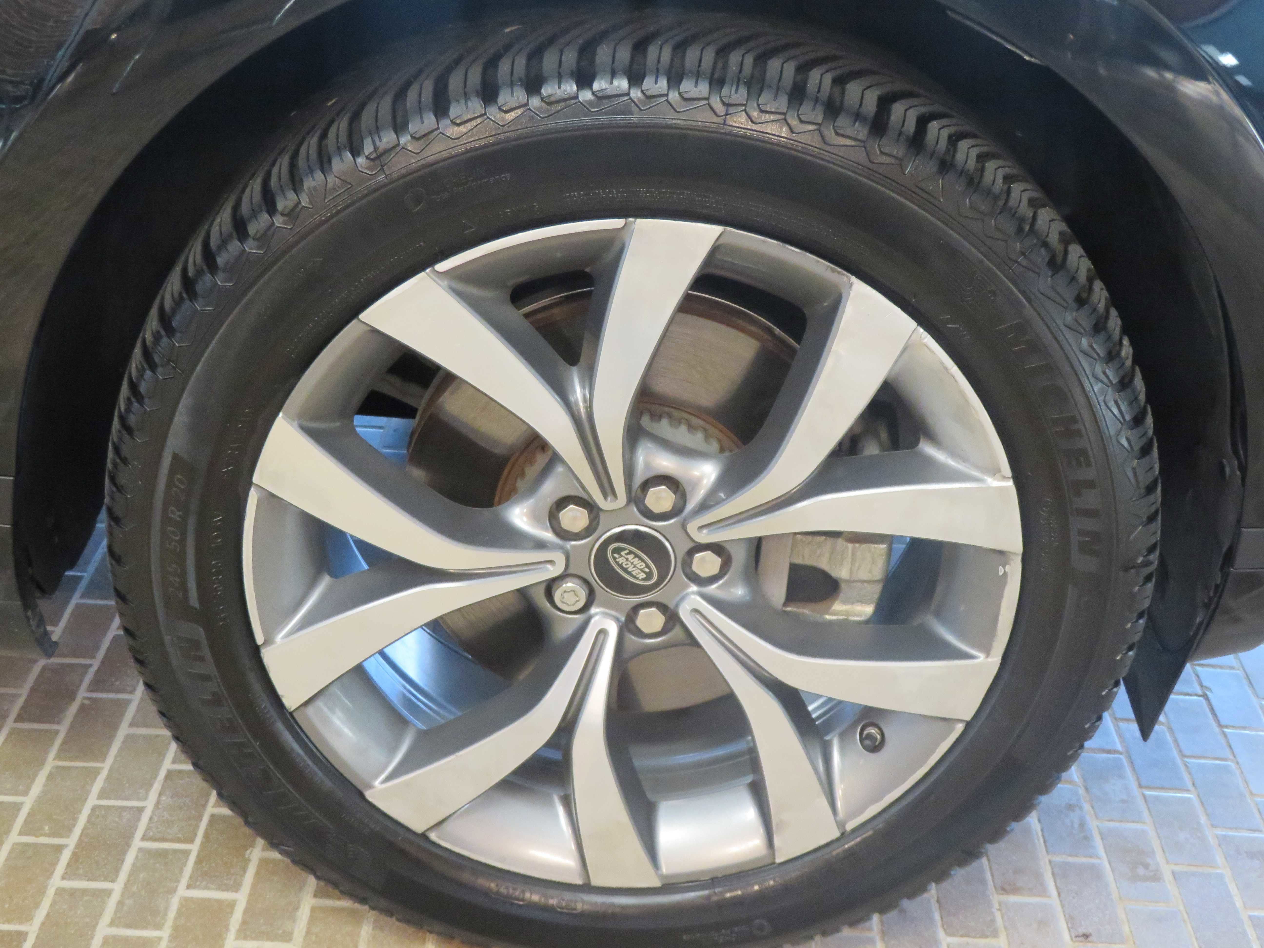 Used 2020 Land Rover Range Rover Evoque SE image 10