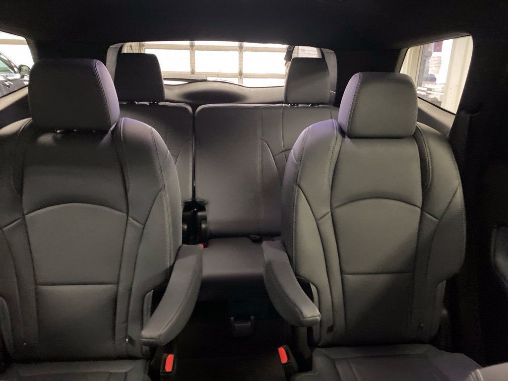 Used 2024 Buick Enclave Essence w/ Sport Touring Edition AWD/4WD image 23