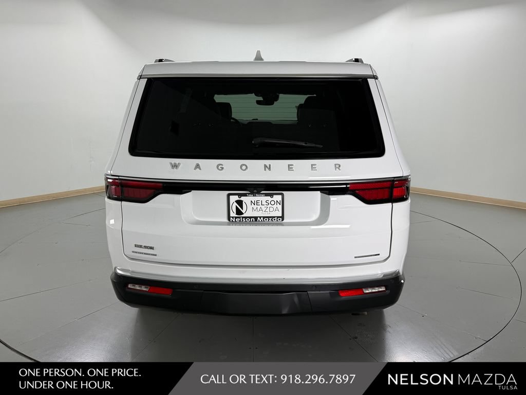 Used 2022 Jeep Wagoneer Series III w/ Premium Group I AWD/4WD image 7