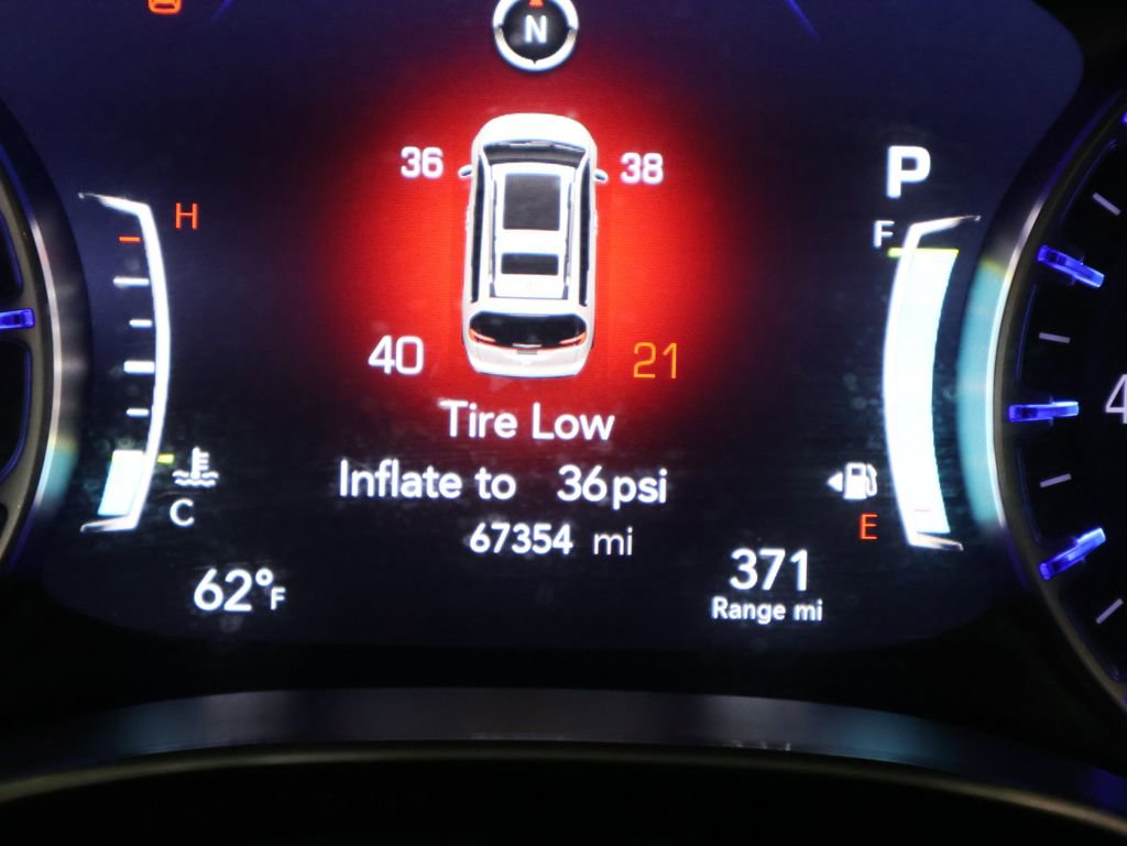 Certified 2023 Chrysler Pacifica Limited image 38