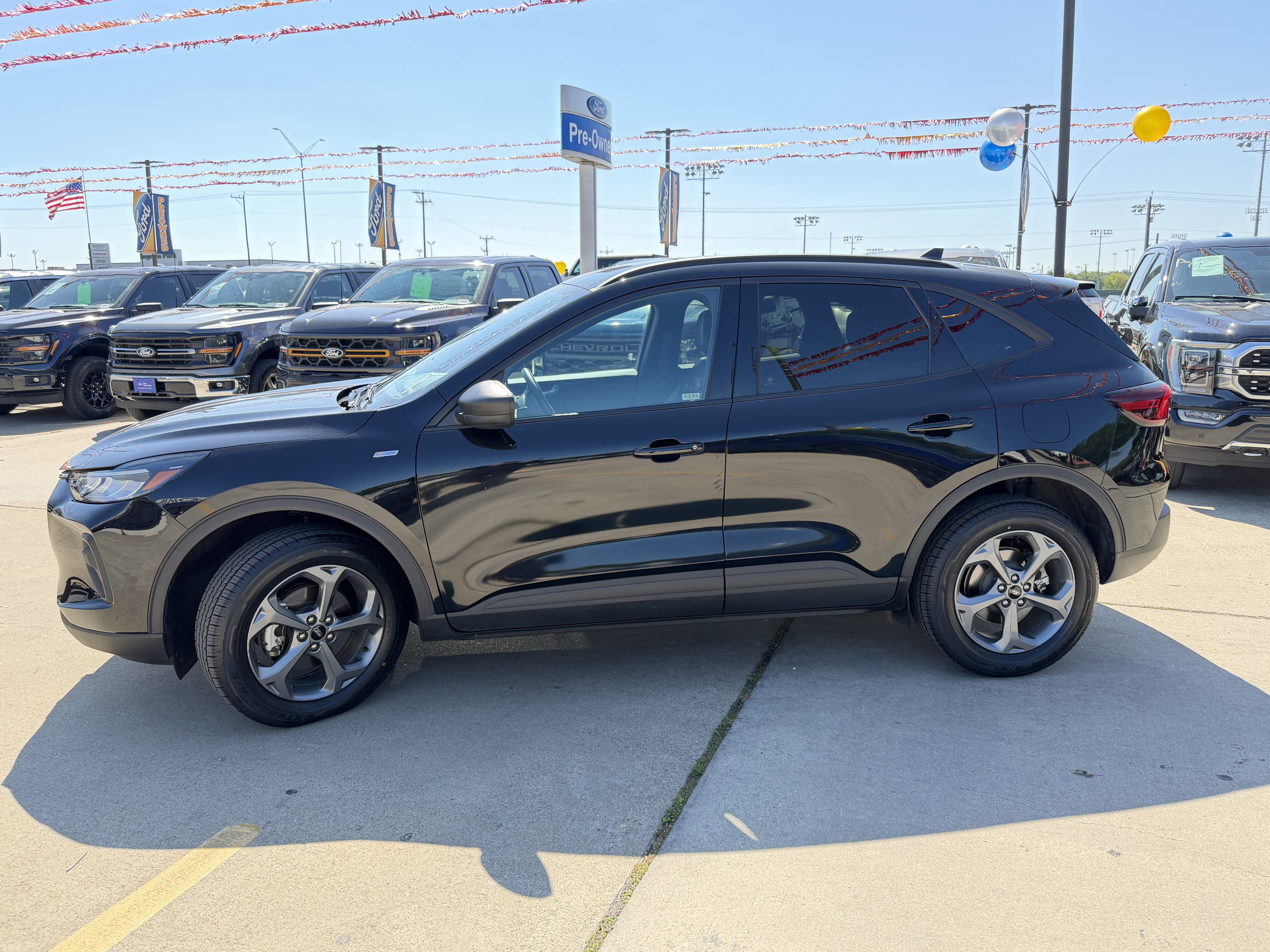 Certified 2025 Ford Escape ST-Line AWD/4WD image 11
