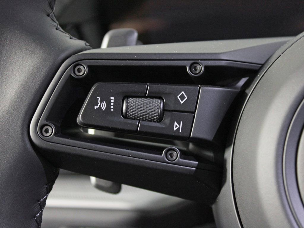 Certified 2025 Porsche Cayenne S image 25