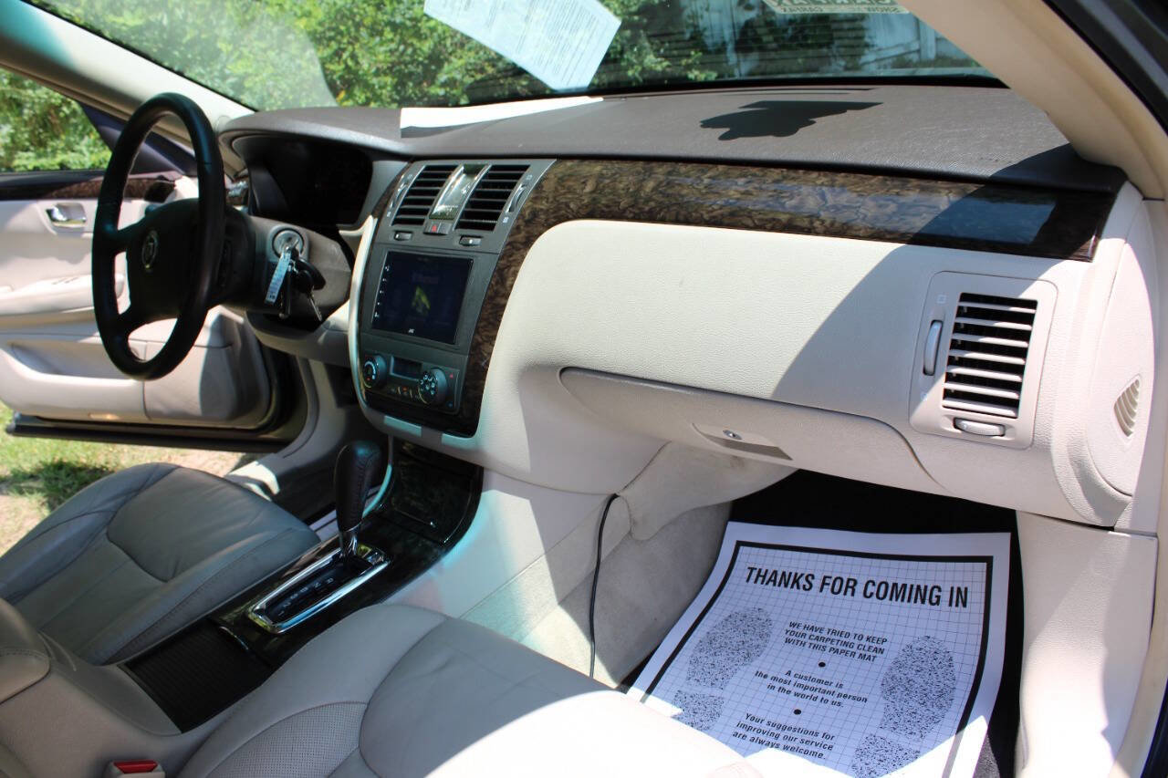 Used 2011 Cadillac DTS image 36