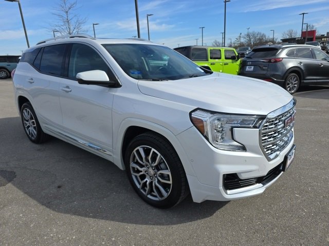 Used 2022 GMC Terrain Denali w/ Denali Premium Package image 7