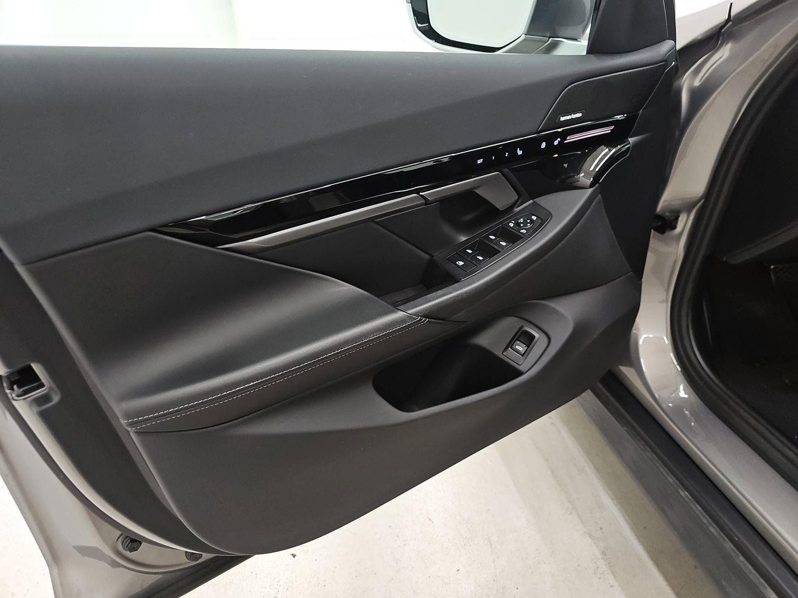 Certified 2024 BMW 530i image 9