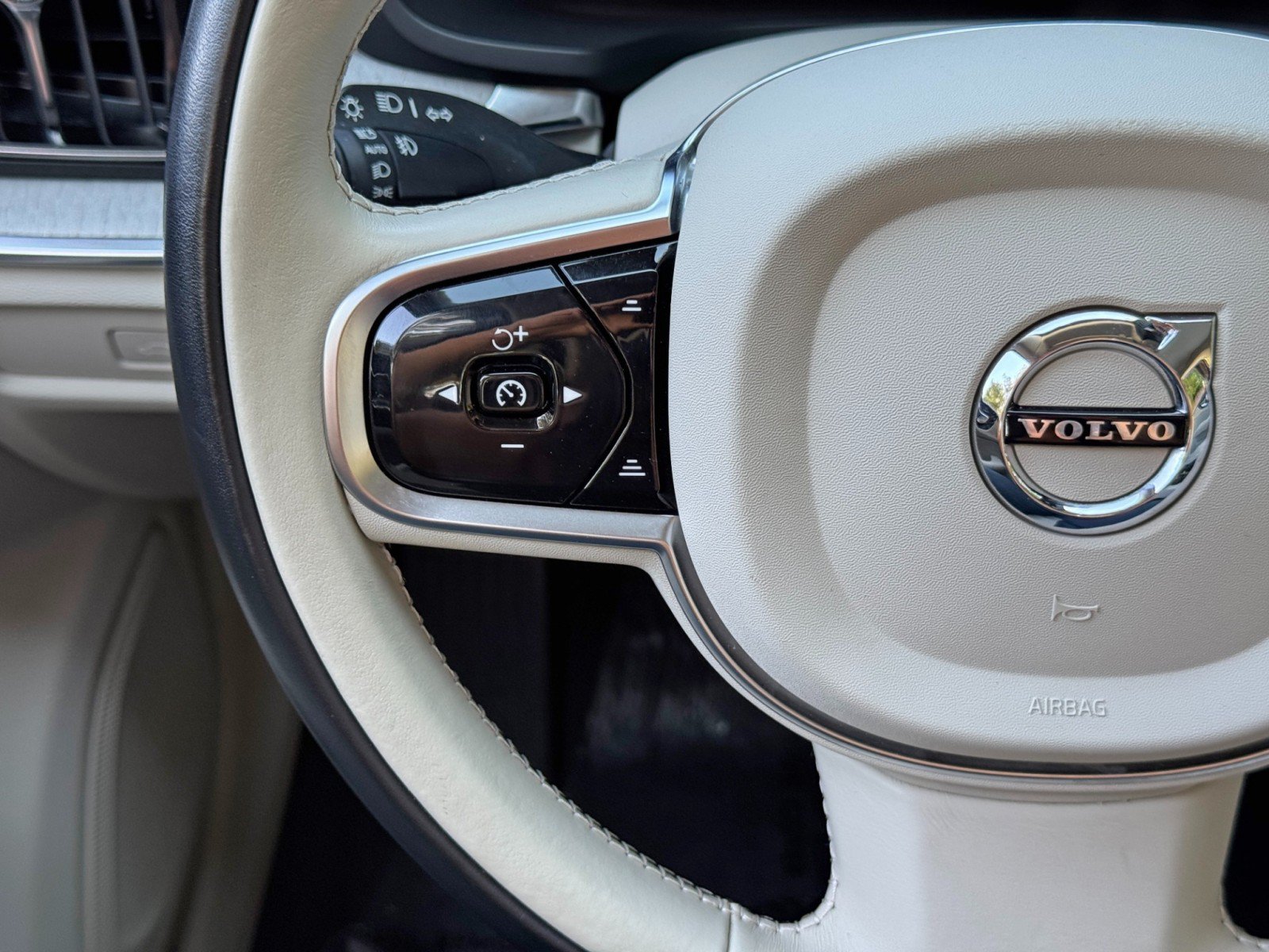 Used 2024 Volvo S60 B5 Plus w/ Climate Package FWD image 22