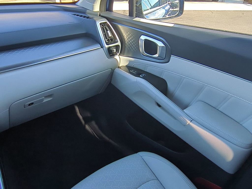Used 2021 Kia Sorento SX image 16