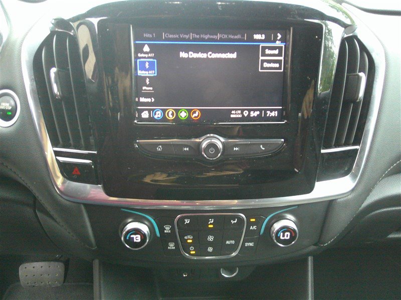 Used 2023 Chevrolet Traverse LT FWD image 10