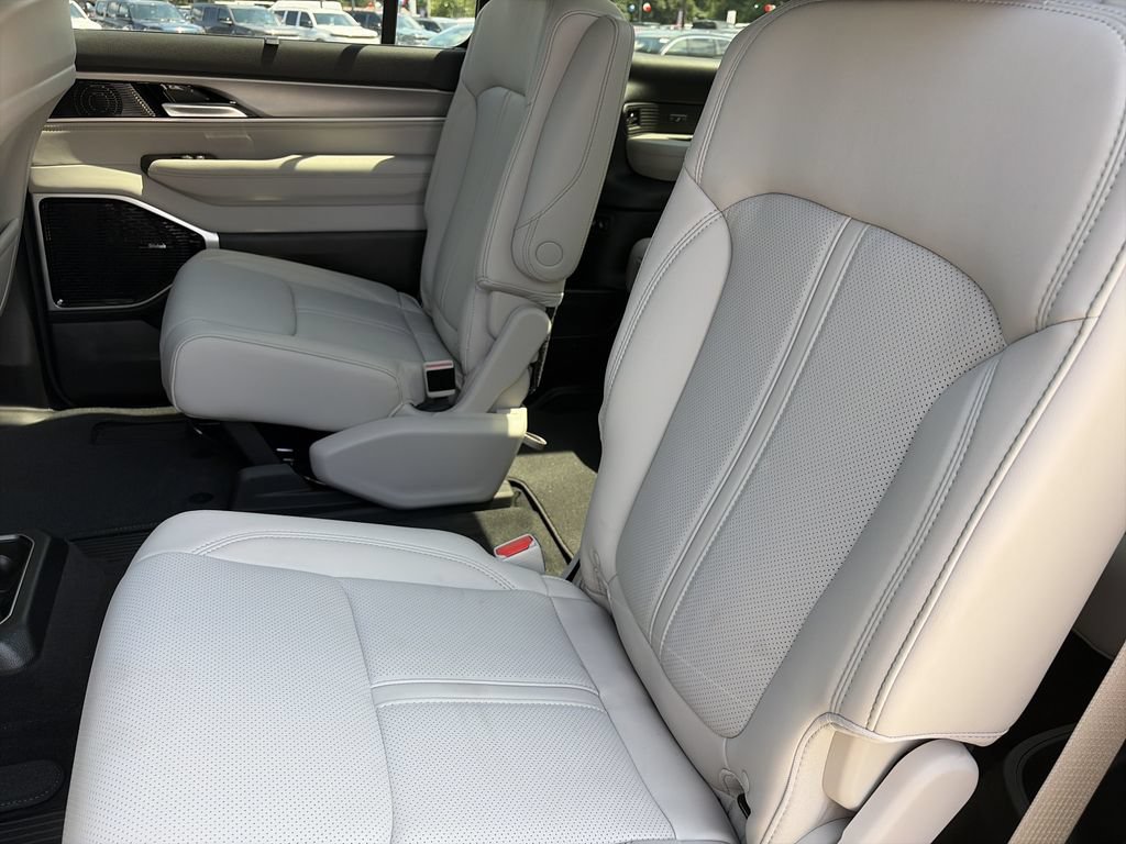 New 2026 Jeep Grand Wagoneer L Limited AWD/4WD image 29