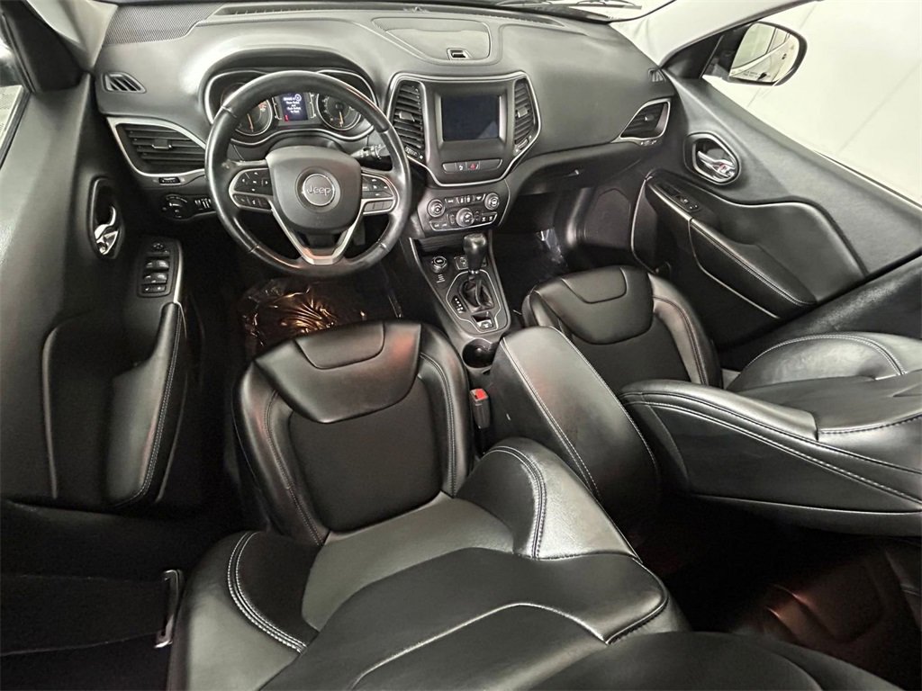 Used 2020 Jeep Cherokee Latitude Plus w/ Comfort/Convenience Group image 9