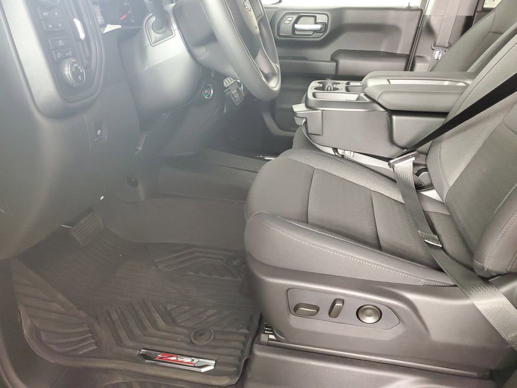 New 2026 Chevrolet Silverado 1500 Custom Trail Boss w/ Dark Appearance Package image 11