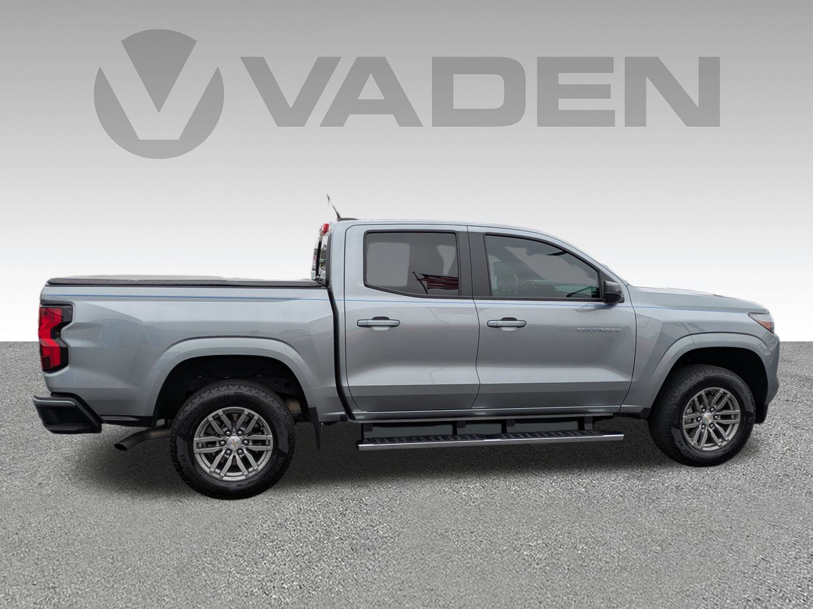 Used 2023 Chevrolet Colorado LT w/ LT Convenience Package II image 21