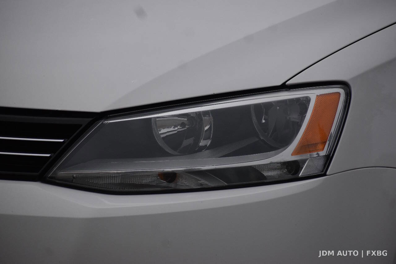 Used 2012 Volkswagen Jetta SEL FWD image 35