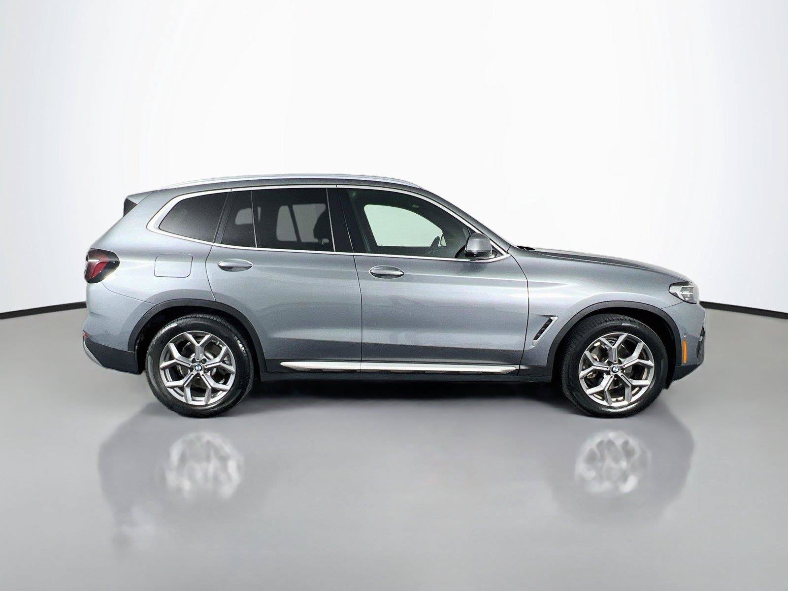 Used 2024 BMW X3 xDrive30i w/ Premium Package AWD/4WD image 7