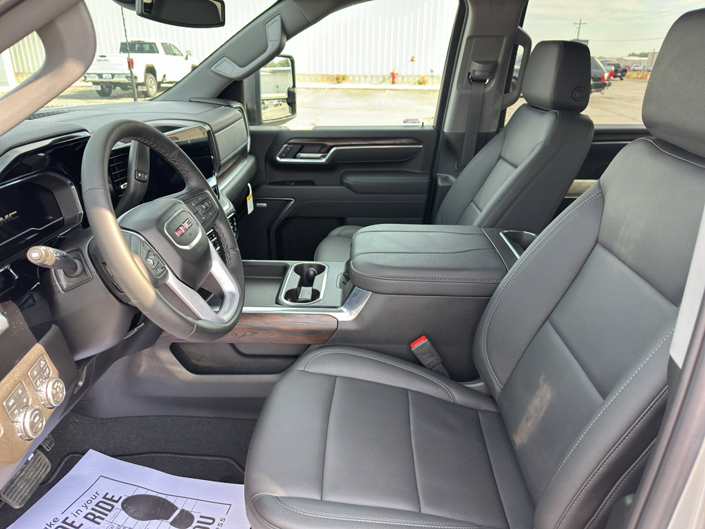 New 2025 GMC Sierra 3500 SLT w/ SLT Premium Package image 18