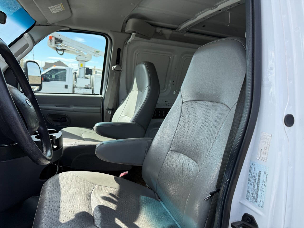 Used 2008 Ford E-250 and Econoline 250 RWD image 16