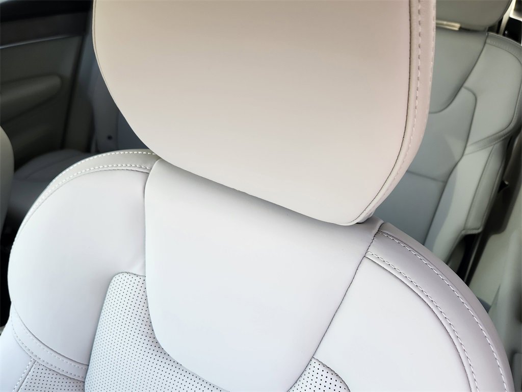 New 2026 Volvo XC90 T8 Ultra image 5
