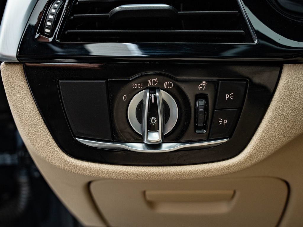 Used 2019 BMW 540i w/ Convenience Package RWD image 41