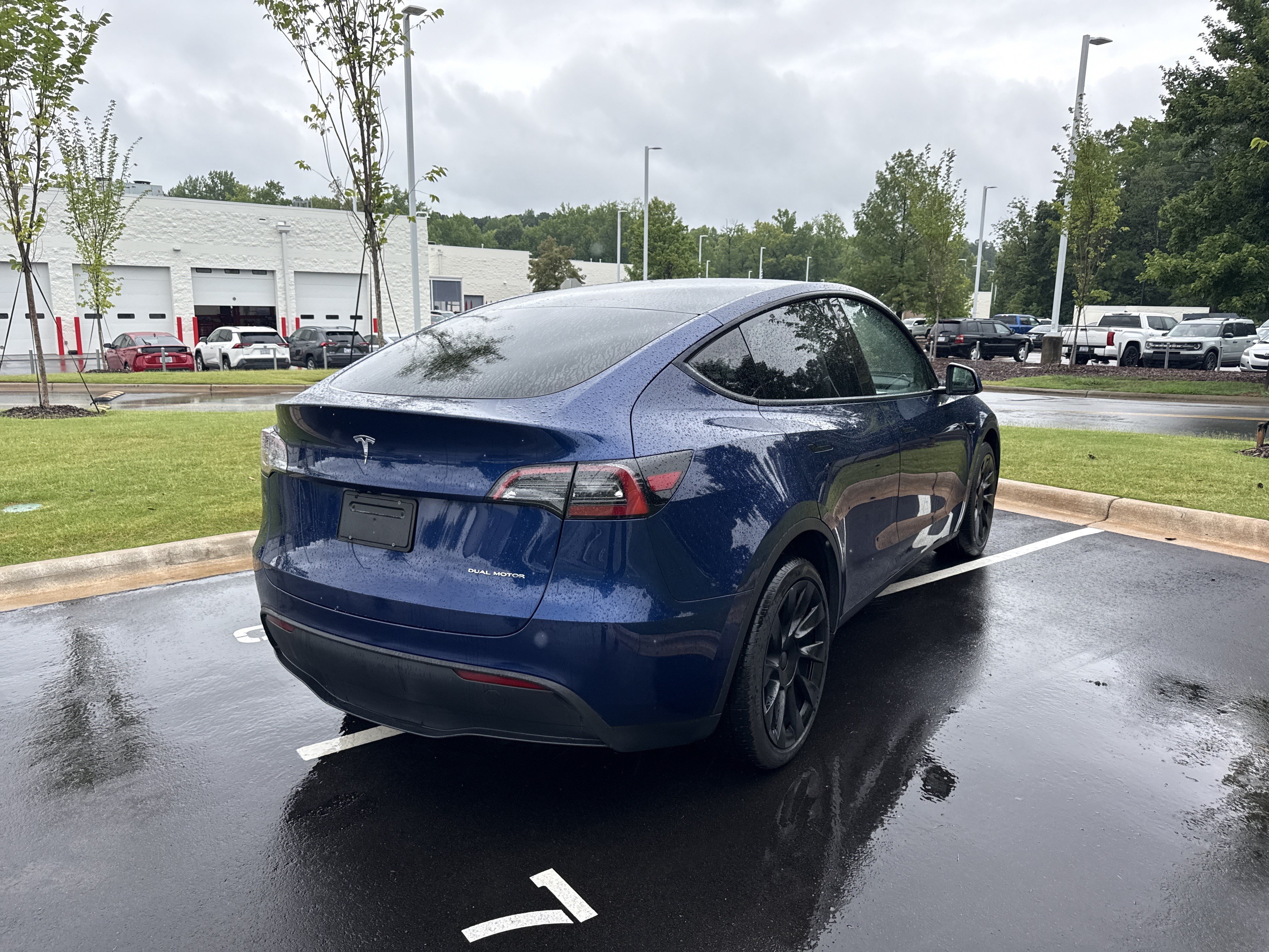 Used 2023 Tesla Model Y Long Range AWD/4WD image 10