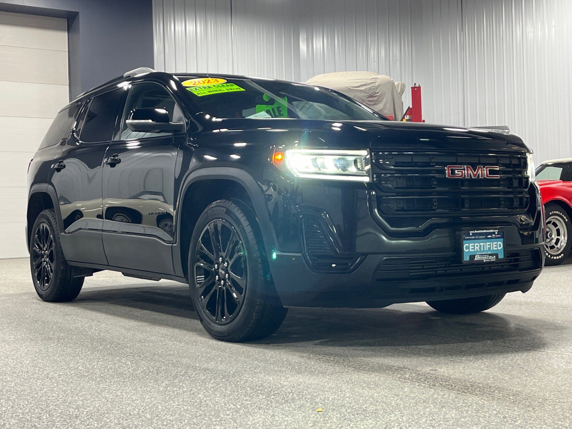 Certified 2023 GMC Acadia SLE w/ Driver Convenience Package image 7