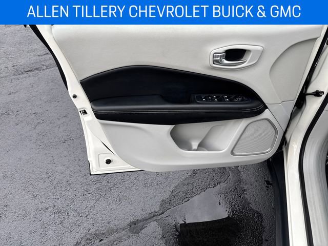 Used 2020 Jeep Compass Latitude image 10