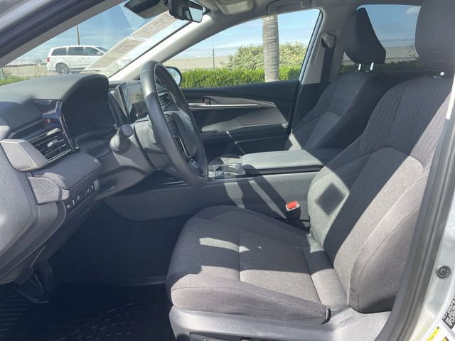 Used 2025 Toyota Camry LE w/ Convenience Package image 18