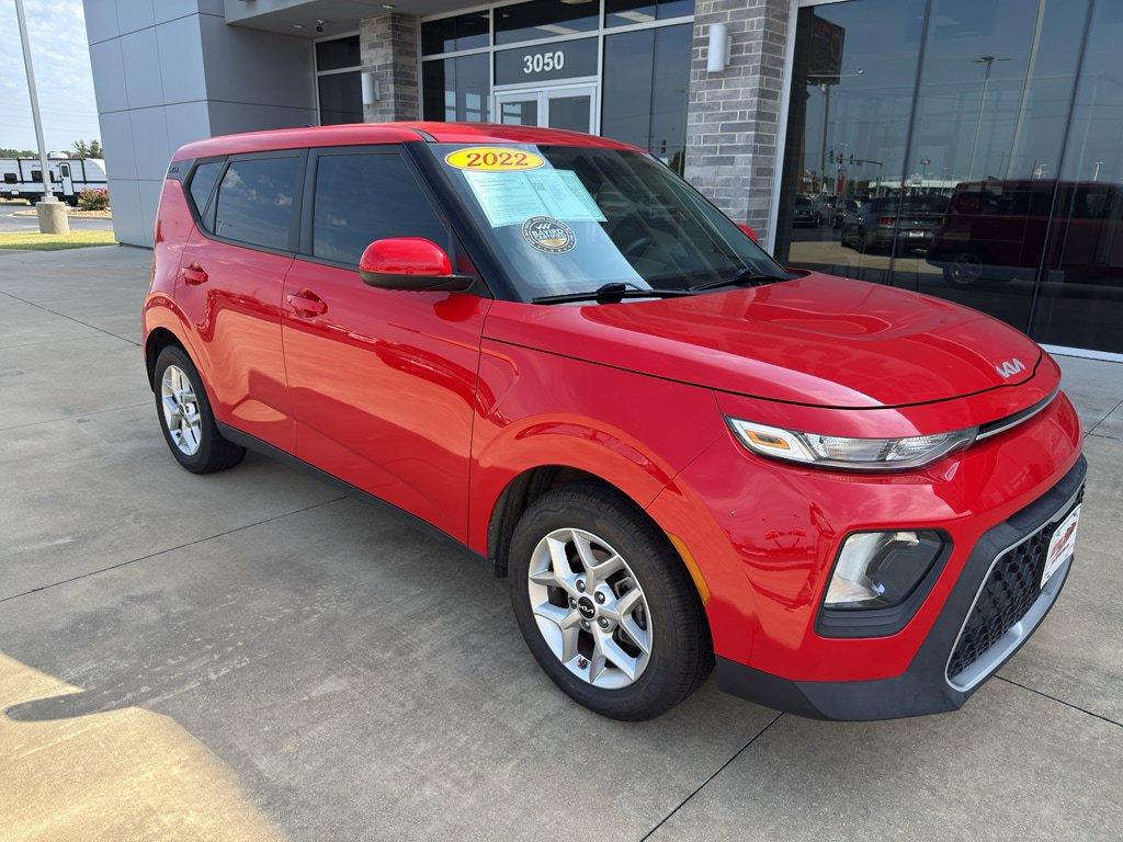 Used 2022 Kia Soul LX w/ Technology Package FWD image 2