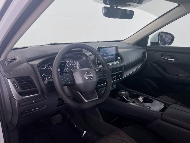 Used 2026 Nissan Rogue SV FWD image 10