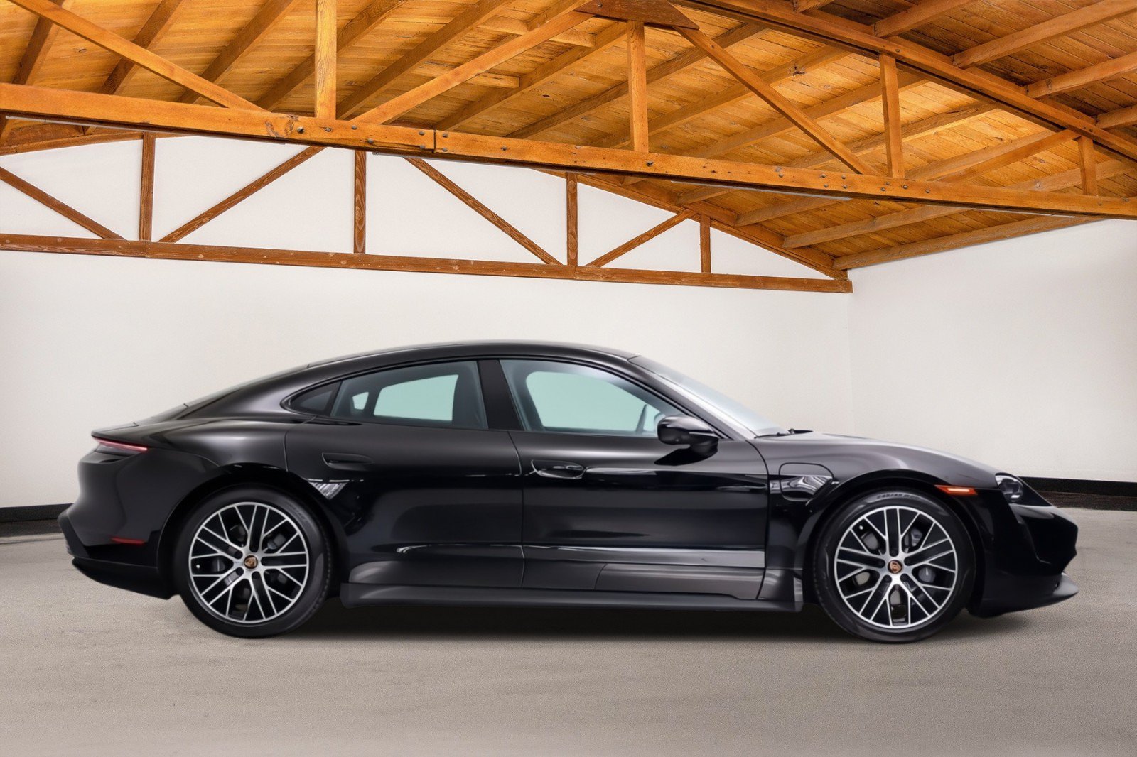Used 2022 Porsche Taycan RWD image 6