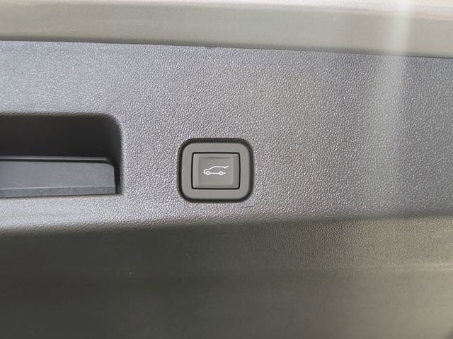 New 2026 Chevrolet Traverse LT w/ Driver Confidence Package FWD image 37