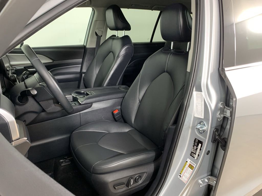 Used 2024 Toyota Grand Highlander AWD Hybrid image 31