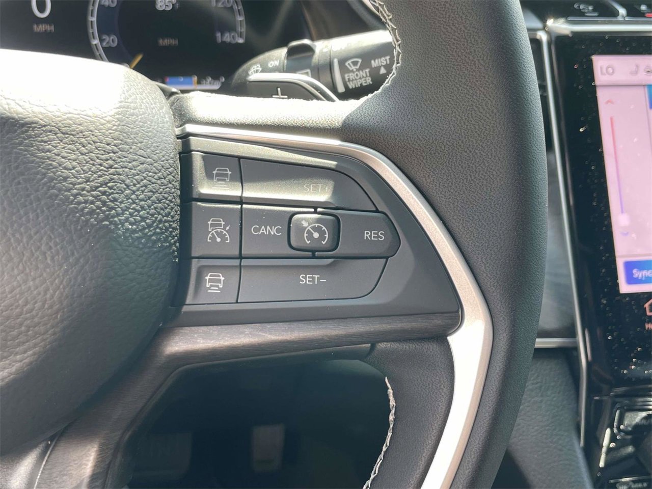 New 2025 Jeep Grand Cherokee L Limited w/ Luxury Tech Group II image 14