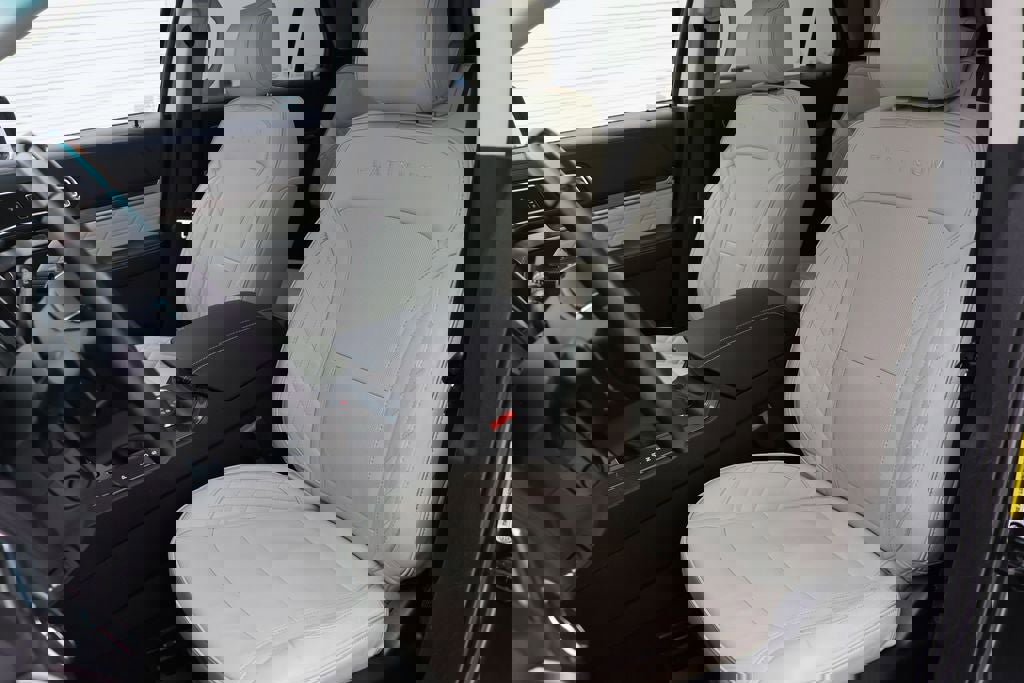 Used 2016 Ford Explorer Platinum image 16