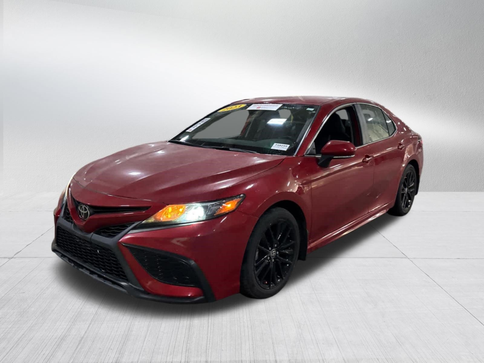 Used 2023 Toyota Camry SE AWD/4WD image 3
