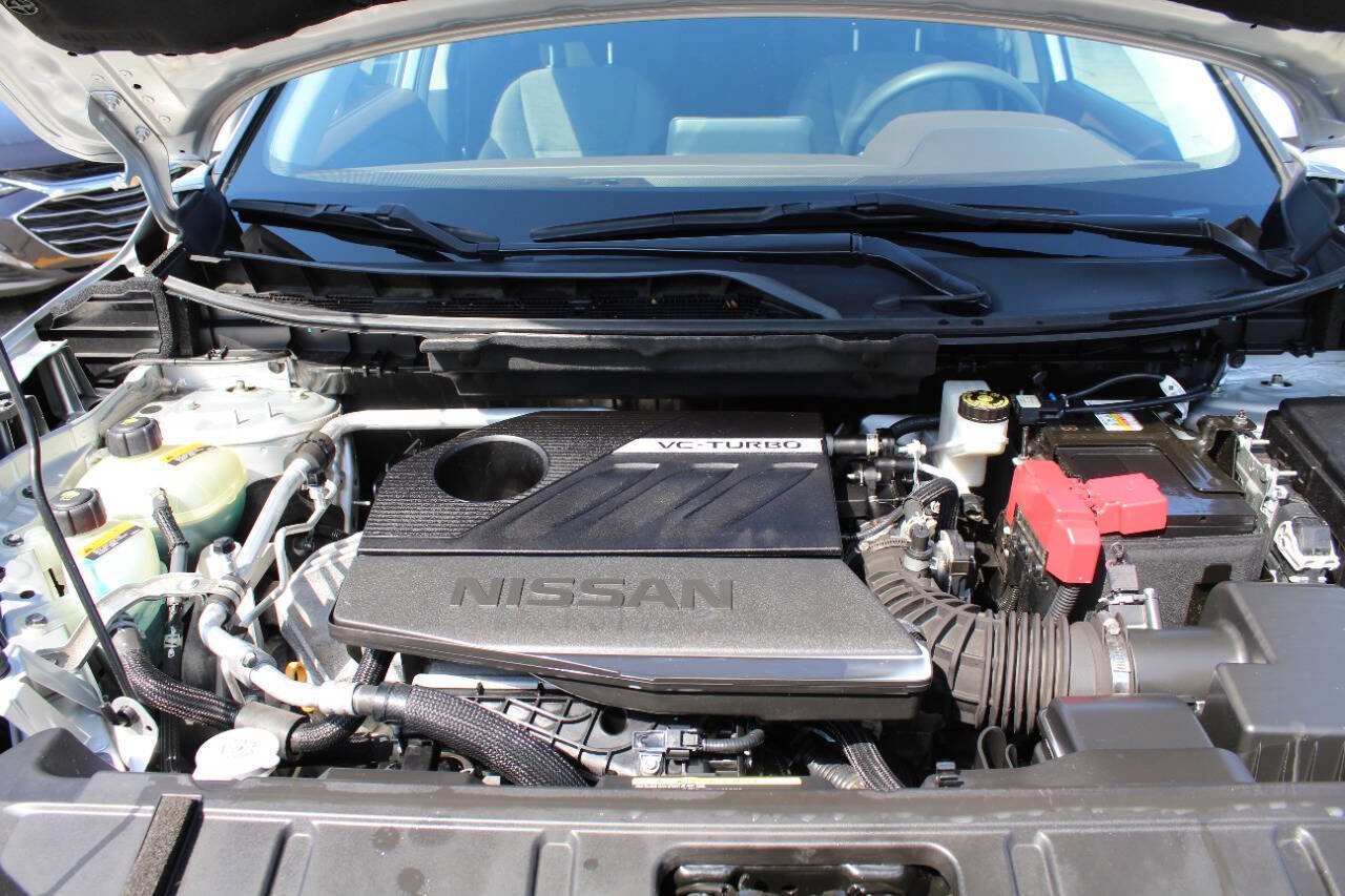 Used 2023 Nissan Rogue SV image 12