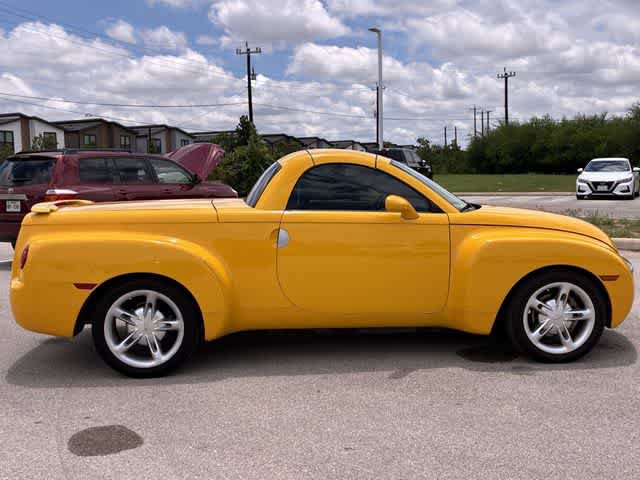 Used 2003 Chevrolet SSR w/ Preferred Equipment Group RWD image 7