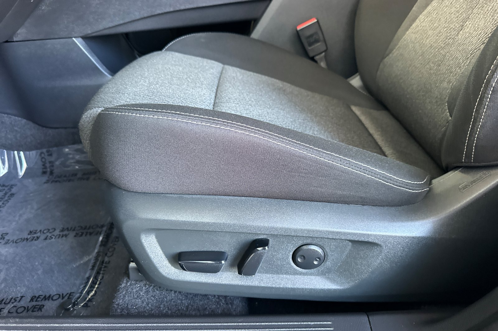 Used 2025 Nissan Rogue SV FWD image 13