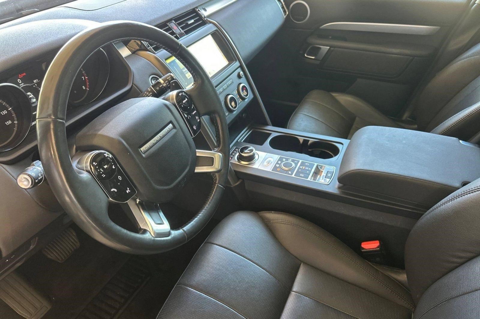Used 2020 Land Rover Discovery Landmark AWD/4WD image 4