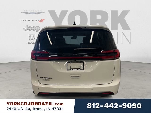 New 2026 Chrysler Pacifica Select image 4