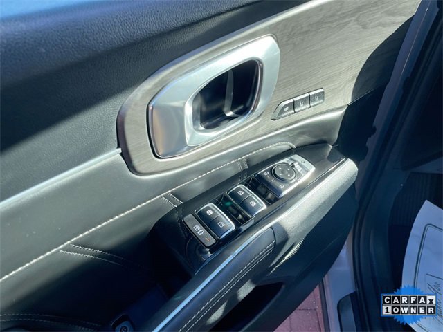 Used 2024 Kia Sorento SX Prestige image 11