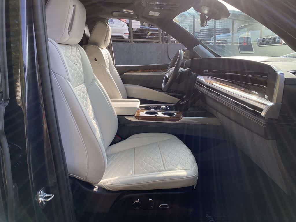 Used 2025 Cadillac Escalade Premium Luxury Platinum w/ LPO, Floor Liner Package AWD/4WD image 20