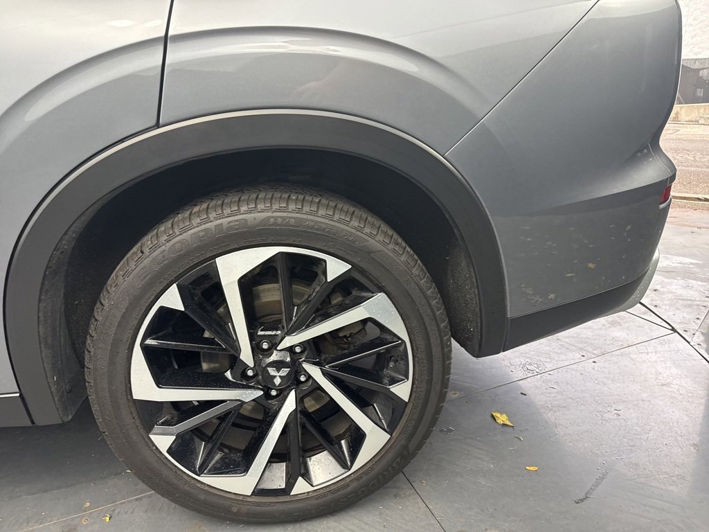 Used 2024 Mitsubishi Outlander SE image 11