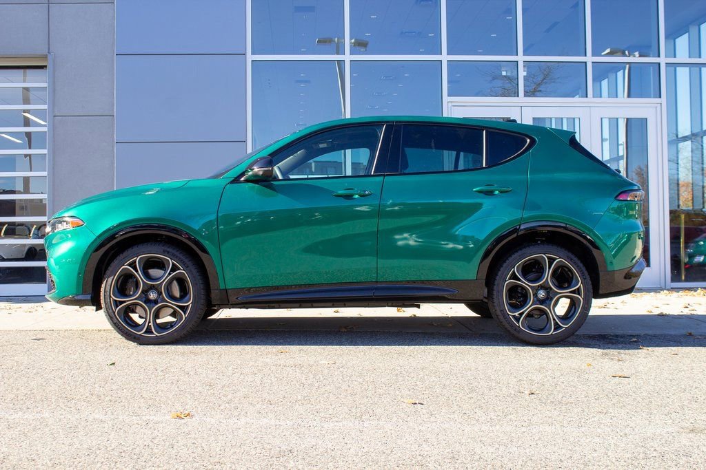 New 2025 Alfa Romeo Tonale AWD/4WD image 7
