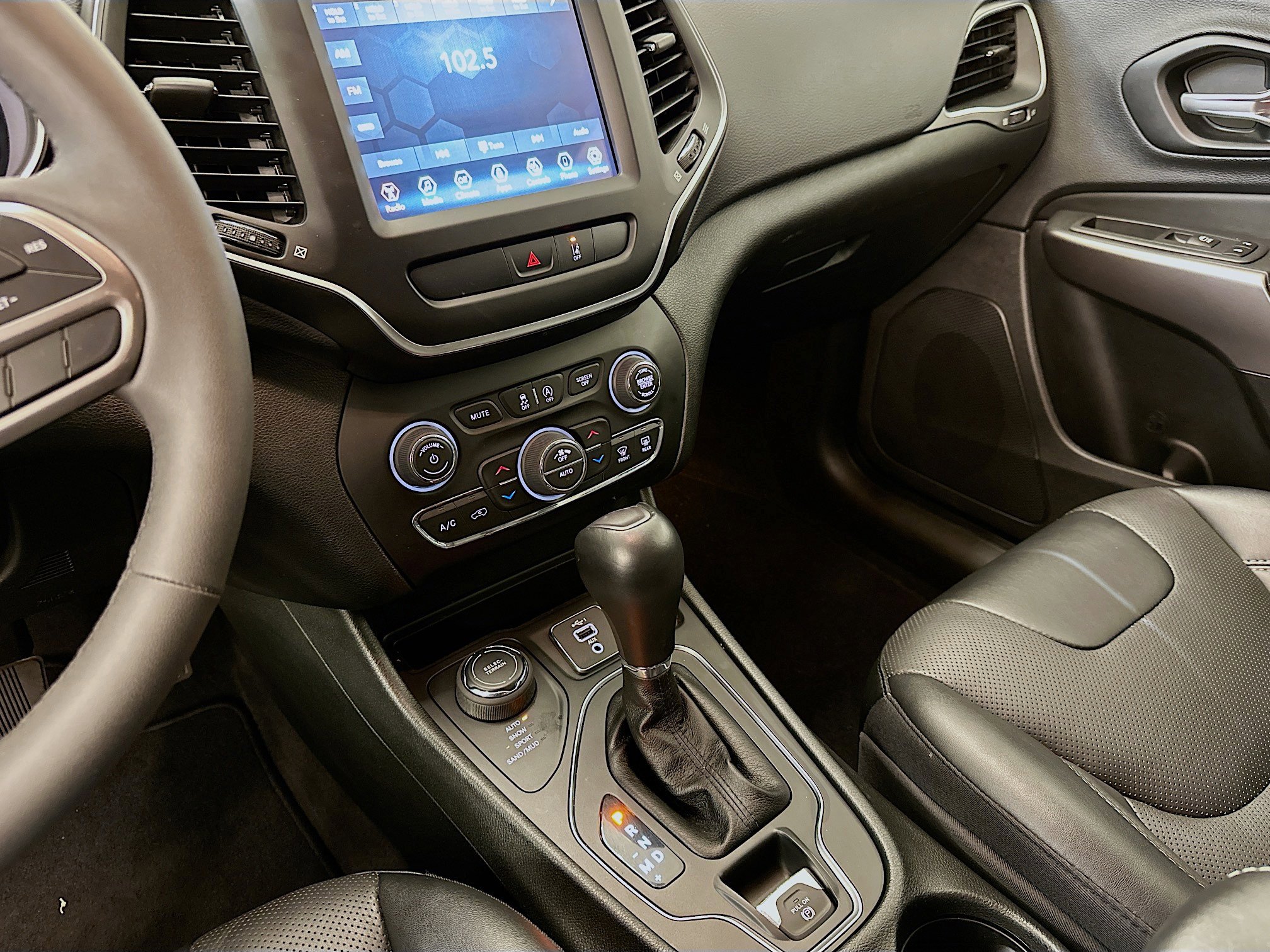 Used 2022 Jeep Cherokee Latitude Lux image 25