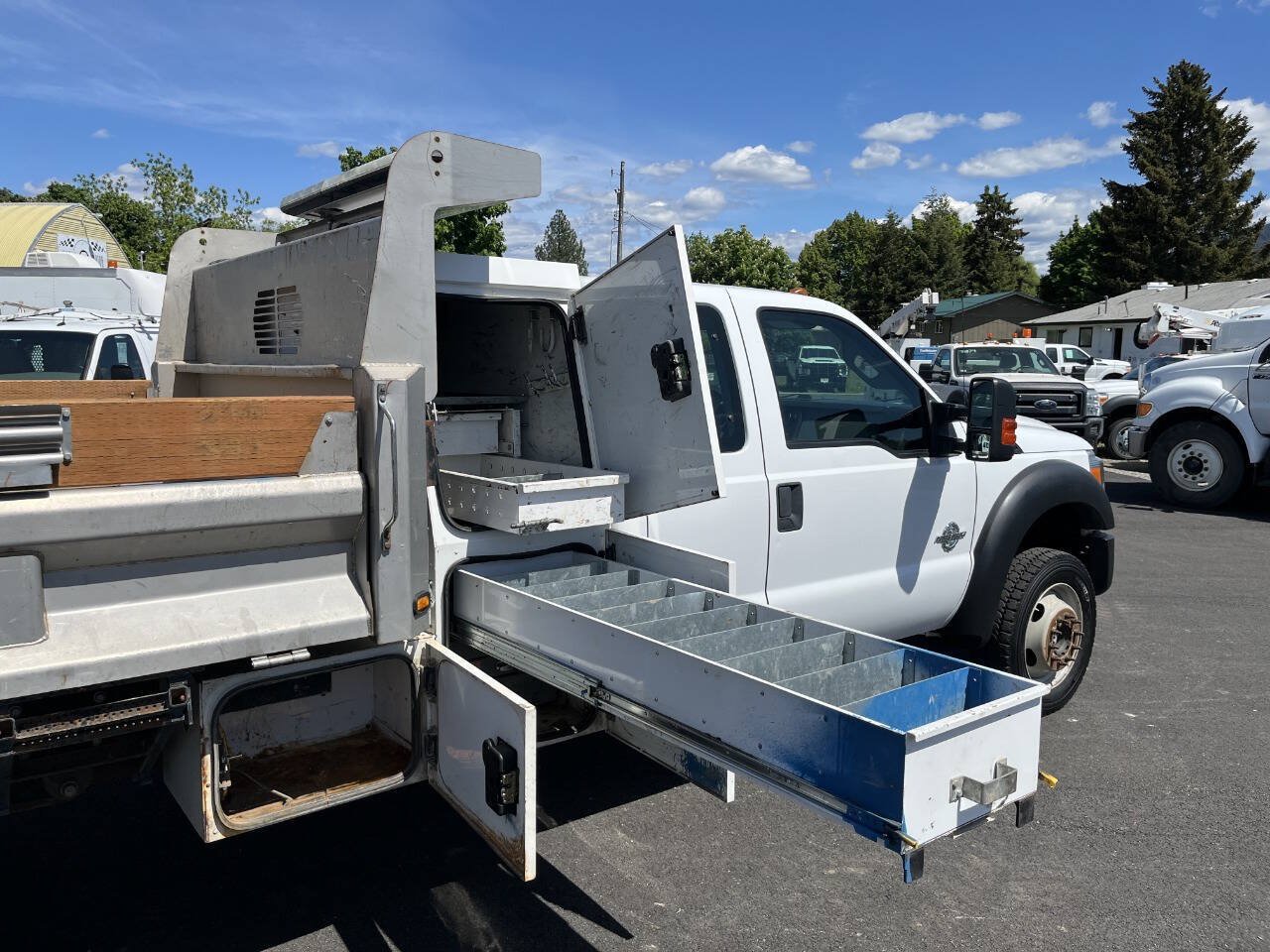 Used 2015 Ford F550 4x4 SuperCab Super Duty w/ Power Equipment Group image 22