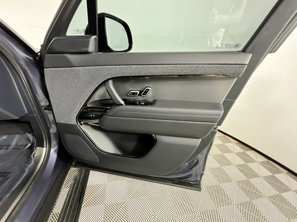 Certified 2024 Land Rover Range Rover Sport Dynamic SE image 21