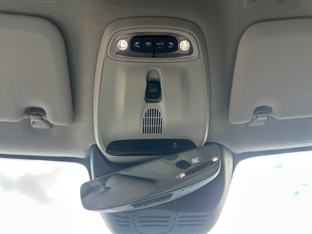 Used 2019 Volvo XC40 T5 Momentum image 24