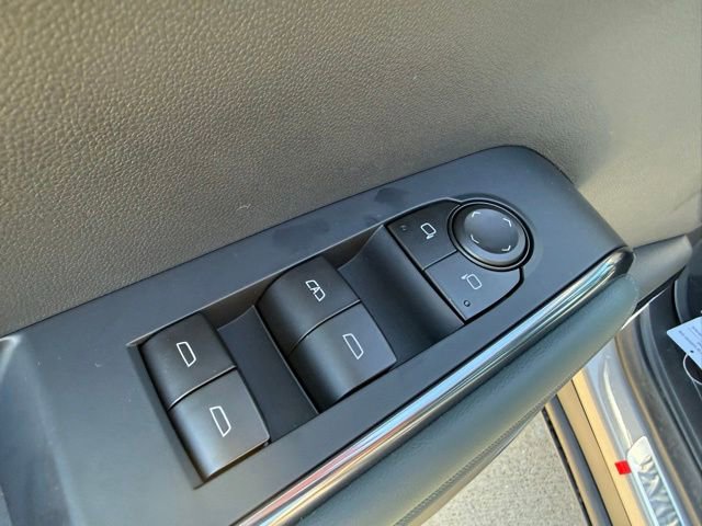 New 2026 GMC Acadia AT4 w/ Luxury Package AWD/4WD image 10
