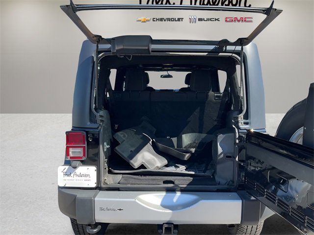 Used 2014 Jeep Wrangler Unlimited Sahara w/ Connectivity Group image 14