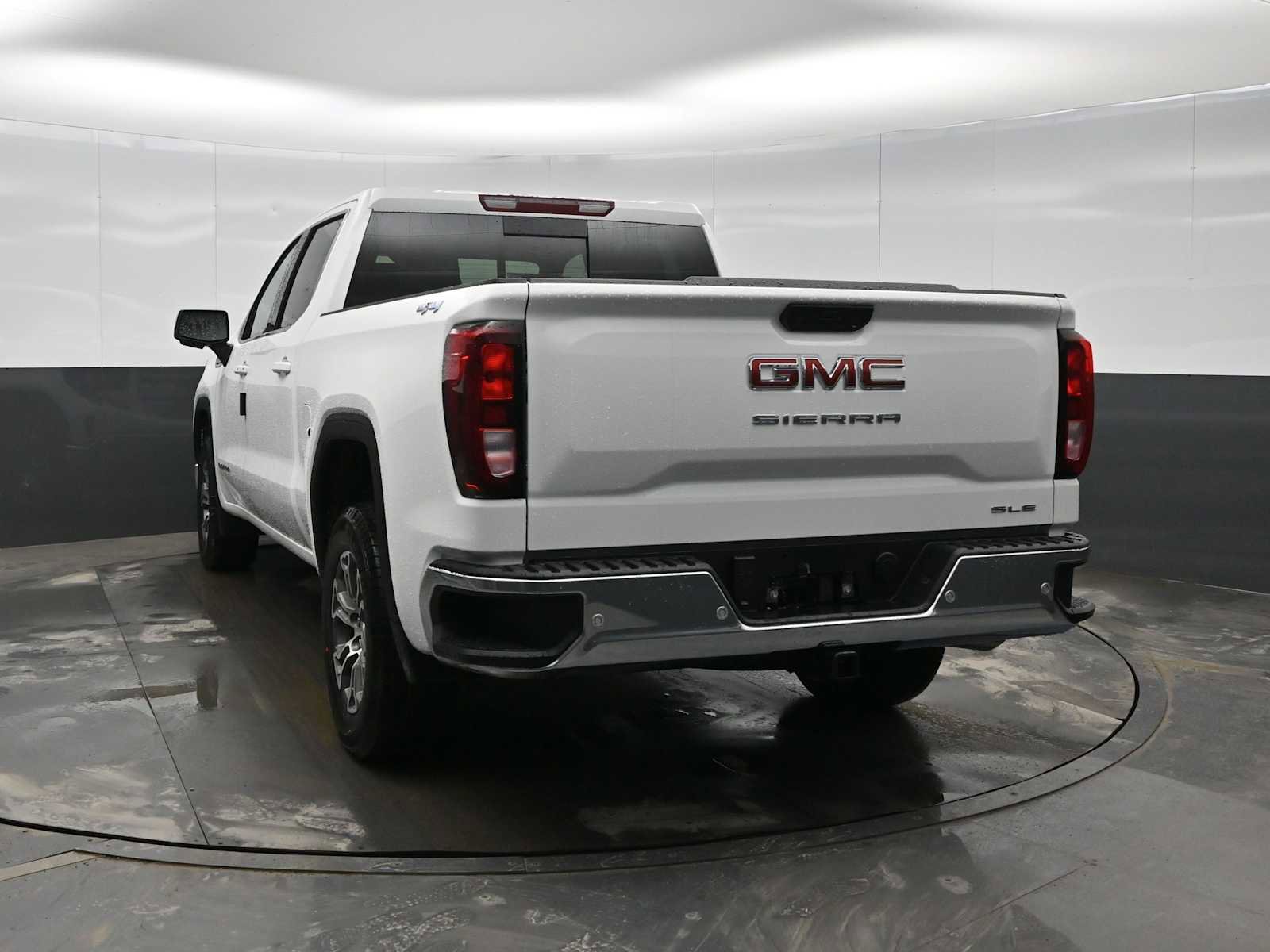 New 2026 GMC Sierra 1500 SLE w/ Preferred Package AWD/4WD image 6